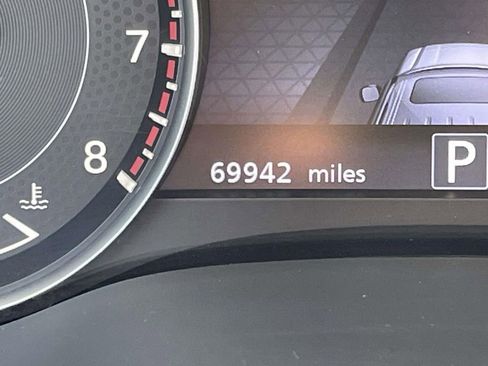 Used 2023 Nissan Armada SL w/ Captain's Chairs Package image 29