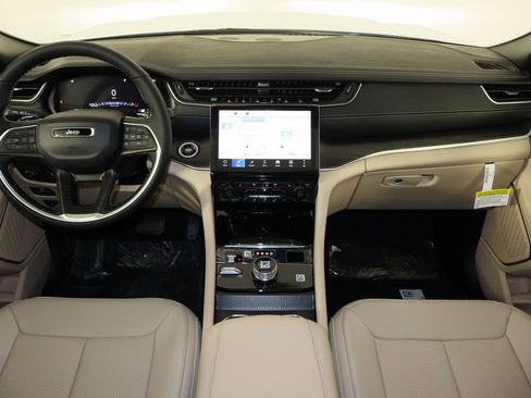 New 2025 Jeep Grand Cherokee L Limited image 14