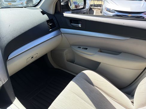 Used 2014 Subaru Outback 2.5i Premium AWD/4WD image 24