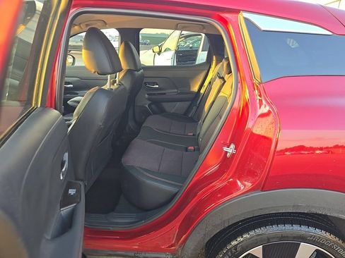 Used 2025 Nissan Kicks SR FWD image 10