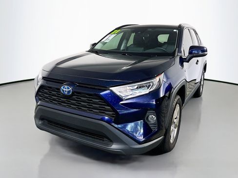 Used 2021 Toyota RAV4 XLE Premium AWD/4WD image 10