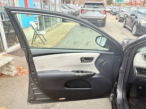 Used 2013 Toyota Avalon XLE Touring image 18