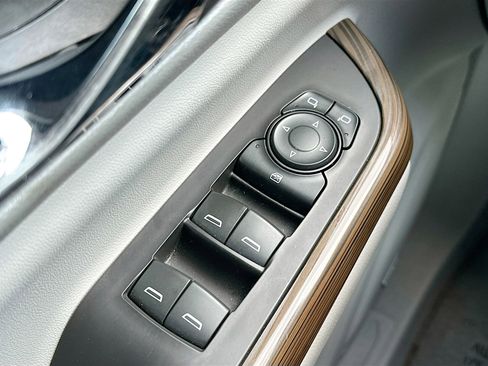 Used 2018 GMC Acadia SLE w/ Driver Alert Package I image 17