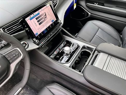 New 2026 Jeep Grand Wagoneer Limited AWD/4WD image 14