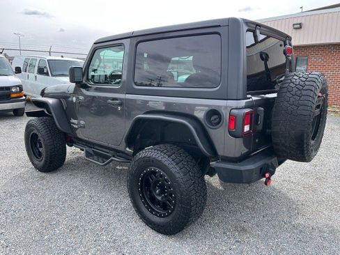 Used 2018 Jeep Wrangler Sport image 9