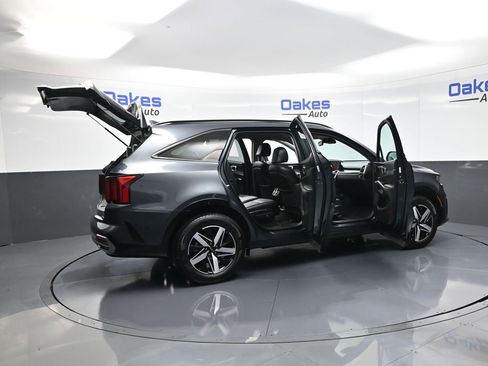 Used 2022 Kia Sorento S image 57