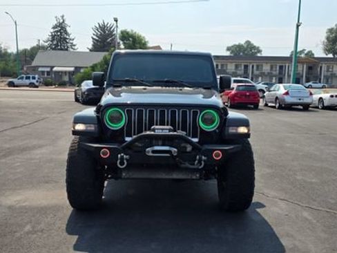 Used 2018 Jeep Wrangler Unlimited Sahara AWD/4WD image 2