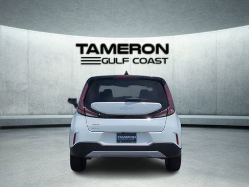 Used 2025 Kia Soul LX w/ LX Technology Package FWD image 4