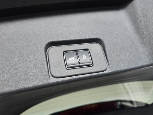 Used 2023 Nissan Rogue SV FWD image 57