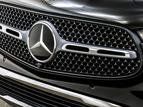 New 2025 Mercedes-Benz GLC 300 4MATIC image 13