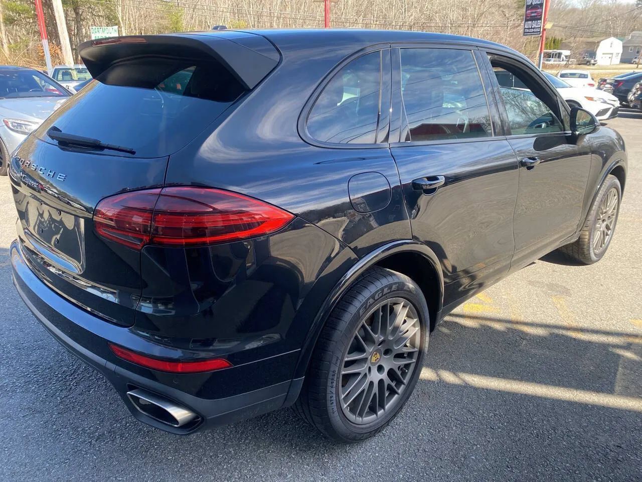Used 2017 Porsche Cayenne Platinum Edition AWD/4WD image 4
