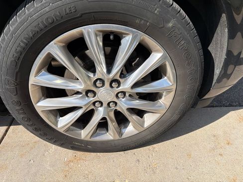Used 2018 Buick Enclave Essence w/ Trailering Package AWD/4WD image 21