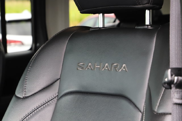 Used 2022 Jeep Wrangler Unlimited Sahara AWD/4WD image 16