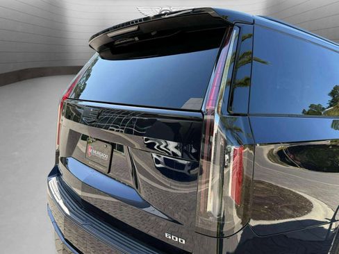 Used 2024 Cadillac Escalade ESV Sport Platinum w/ Heavy-Duty Trailer Package RWD image 12