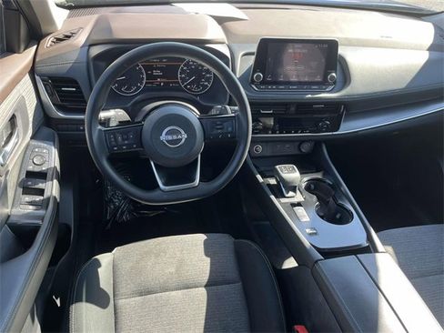 Used 2022 Nissan Rogue SV image 11