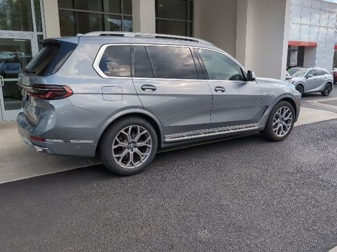Used 2024 BMW X7 xDrive40i AWD/4WD image 3