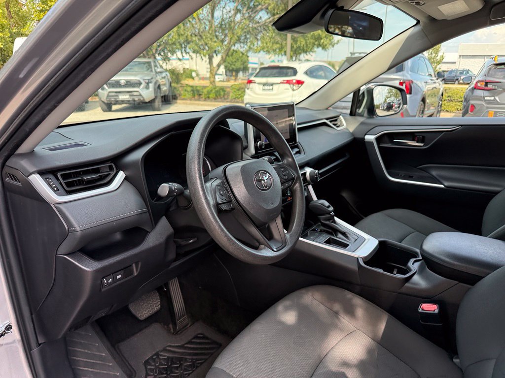 Used 2024 Toyota RAV4 XLE FWD image 31