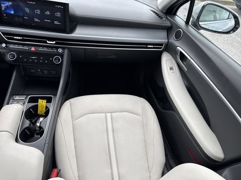 Used 2025 Hyundai Sonata SEL FWD image 16