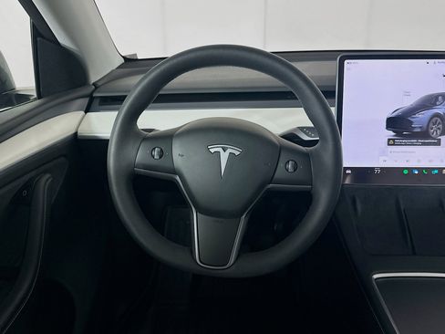 Used 2024 Tesla Model Y Long Range image 17