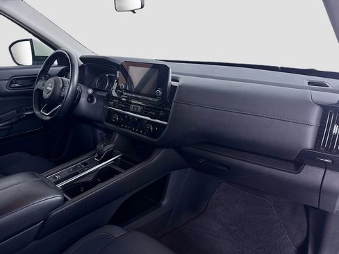 Used 2024 Nissan Pathfinder SV FWD image 31