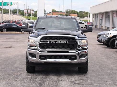 Used 2024 RAM 3500 Tradesman w/ Chrome Appearance Group AWD/4WD image 5