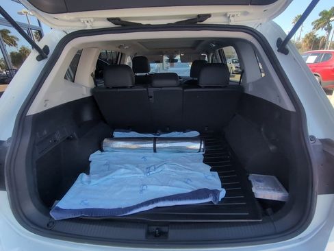 Used 2023 Volkswagen Tiguan SE w/ Panoramic Sunroof Package image 22