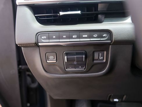 Used 2021 Cadillac Escalade Premium Luxury w/ Driver Assist Tech Package AWD/4WD image 16