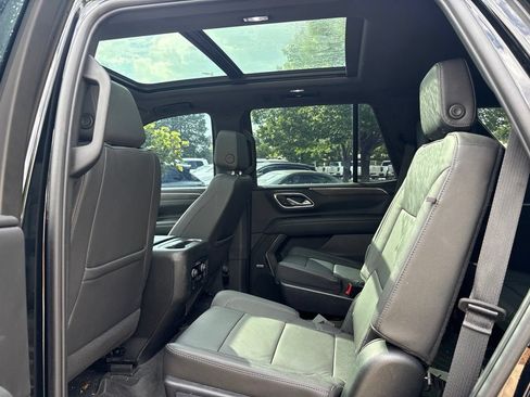 Used 2023 Chevrolet Tahoe Z71 w/ Luxury Package AWD/4WD image 17