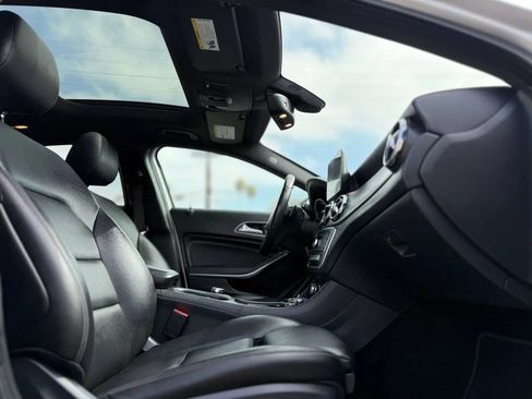 Used 2018 Mercedes-Benz GLA 250 w/ Premium Package image 40