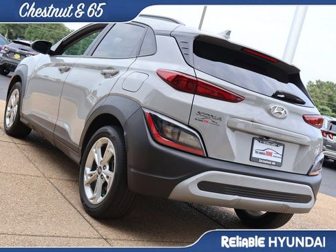 Used 2023 Hyundai Kona SEL w/ Convenience Package FWD image 4