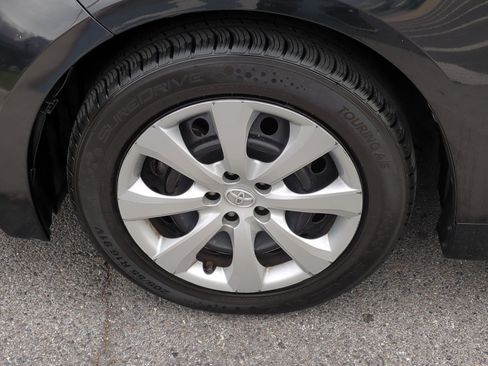 Used 2021 Toyota Corolla LE image 13