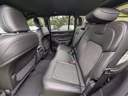 New 2025 Jeep Grand Cherokee Altitude image 12