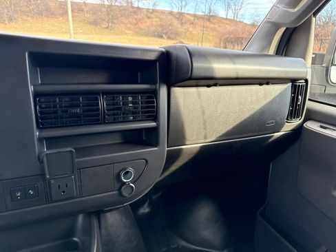 New 2025 GMC Savana 2500 w/ Driver Convenience Package RWD image 17