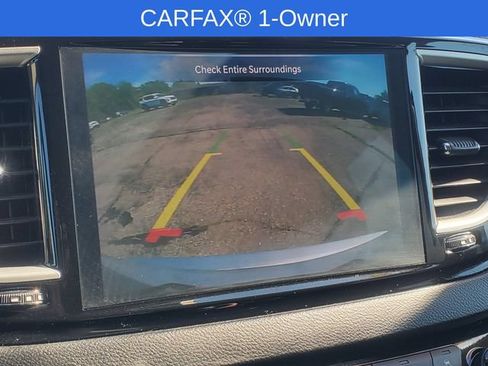 Used 2024 Chrysler Pacifica Touring-L FWD image 21