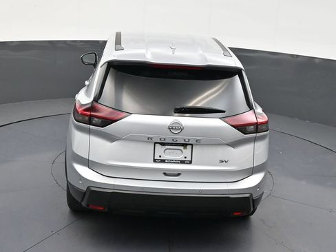 Used 2024 Nissan Rogue SV image 16