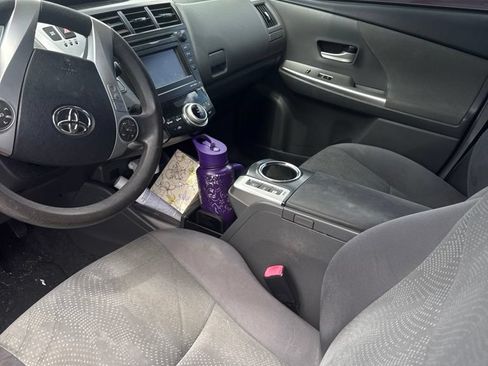 Used 2014 Toyota Prius V Three FWD image 5