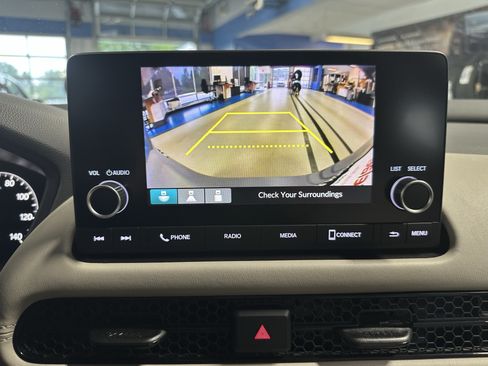 Used 2025 Honda HR-V LX image 15