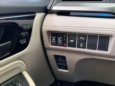 Used 2026 Honda Odyssey Touring image 19