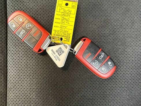 Used 2023 Dodge Challenger SRT Hellcat w/ Driver Convenience Group image 24