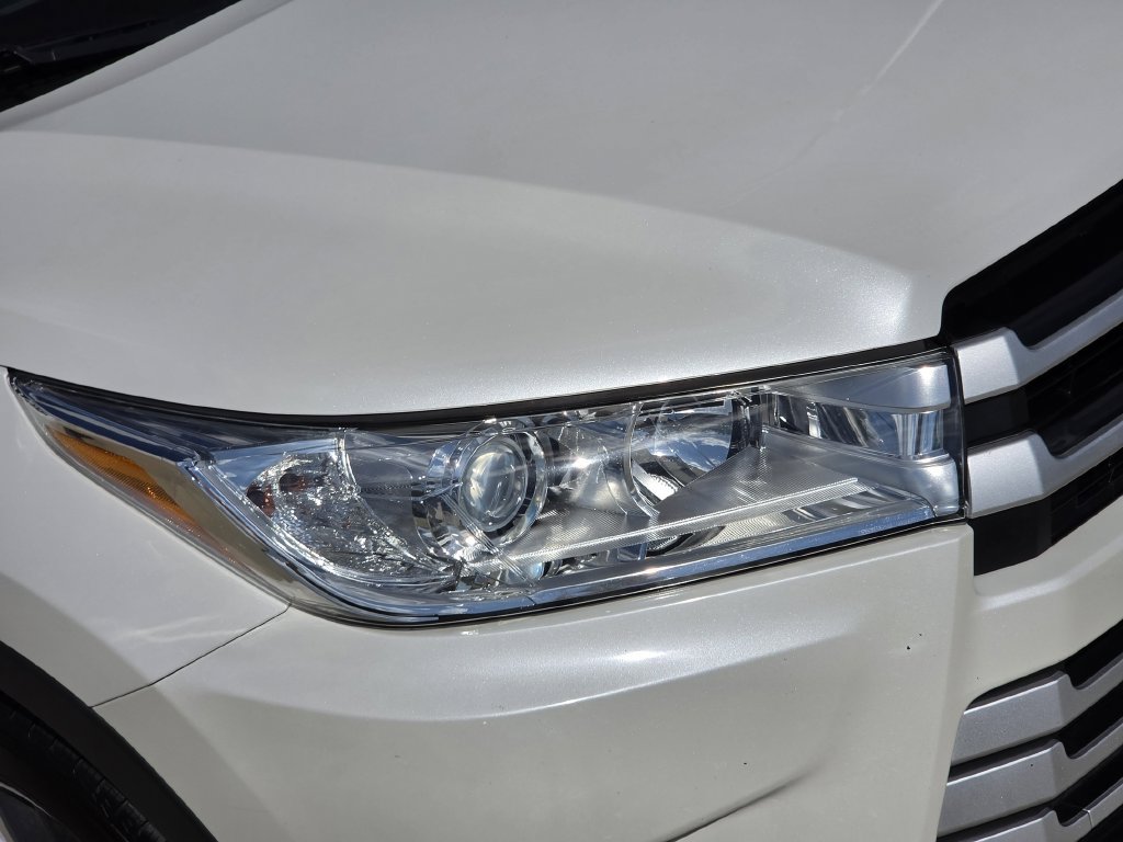 Used 2018 Toyota Highlander XLE FWD image 10