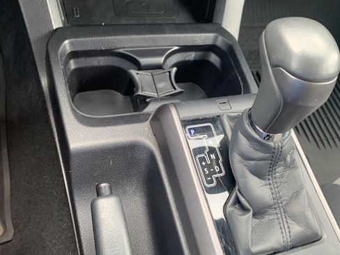 Used 2022 Toyota Tacoma TRD Sport AWD/4WD image 13