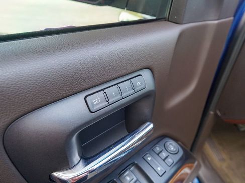 Used 2018 Chevrolet Silverado 1500 High Country AWD/4WD image 17