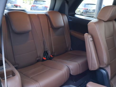 Certified 2024 Mercedes-Benz GLS 450 4MATIC image 30