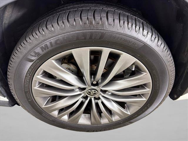 Used 2021 Toyota Highlander Platinum FWD image 13