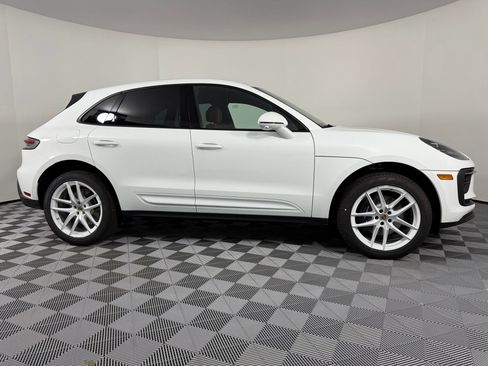 Certified 2026 Porsche Macan AWD/4WD image 8