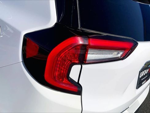 Used 2024 GMC Terrain SLT AWD/4WD image 29