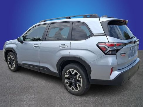 Used 2025 Subaru Forester Premium AWD/4WD image 6