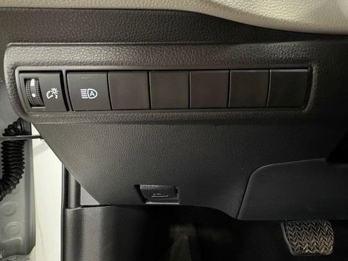 Used 2025 Toyota Corolla LE image 21