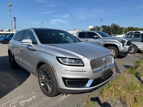 Used 2019 Lincoln Nautilus Reserve FWD image 2