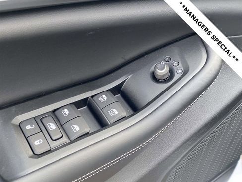 New 2025 Jeep Grand Cherokee Altitude image 43